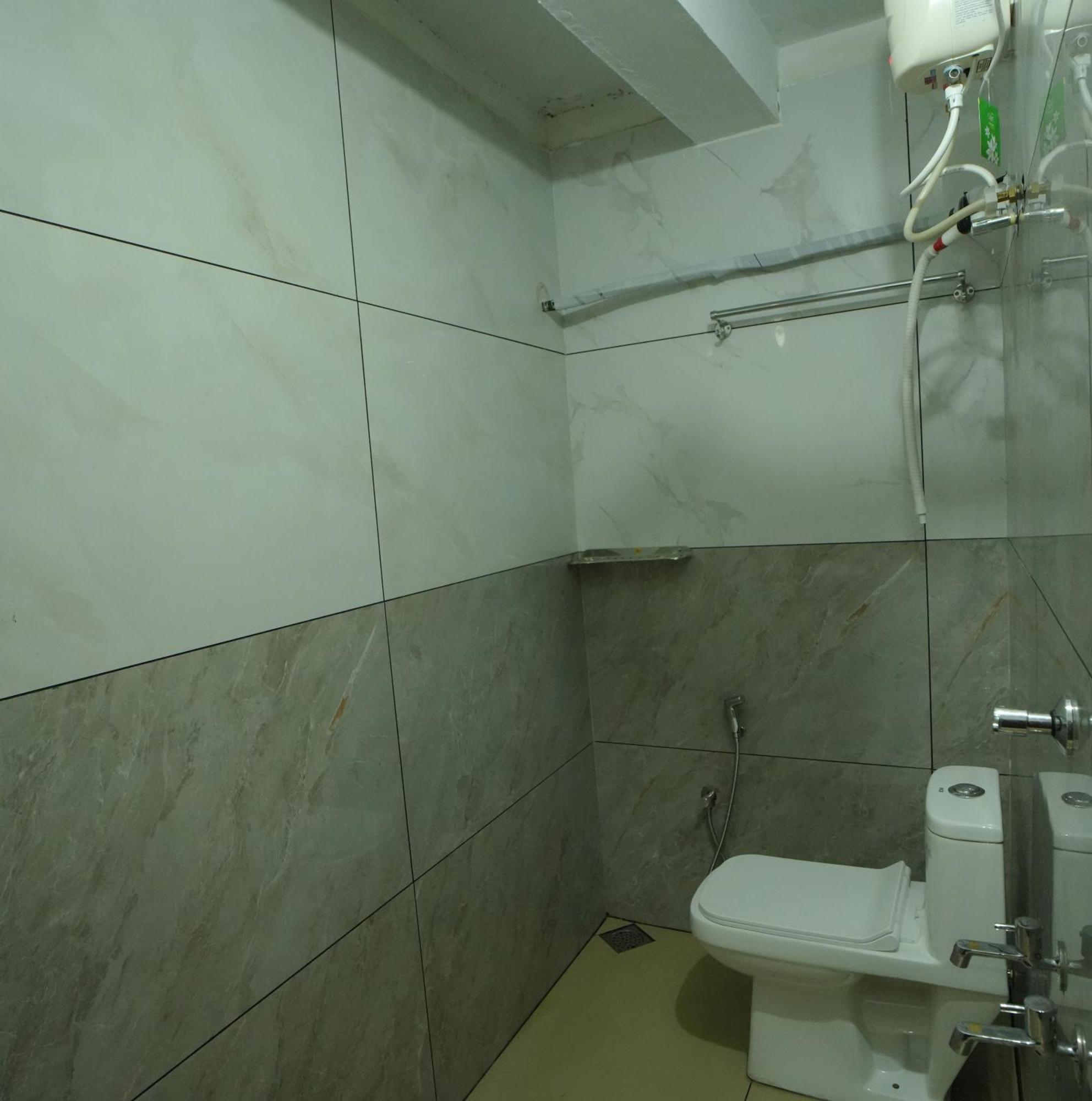 Port View Residency Pvr Hotel Nedumbassery Luaran gambar